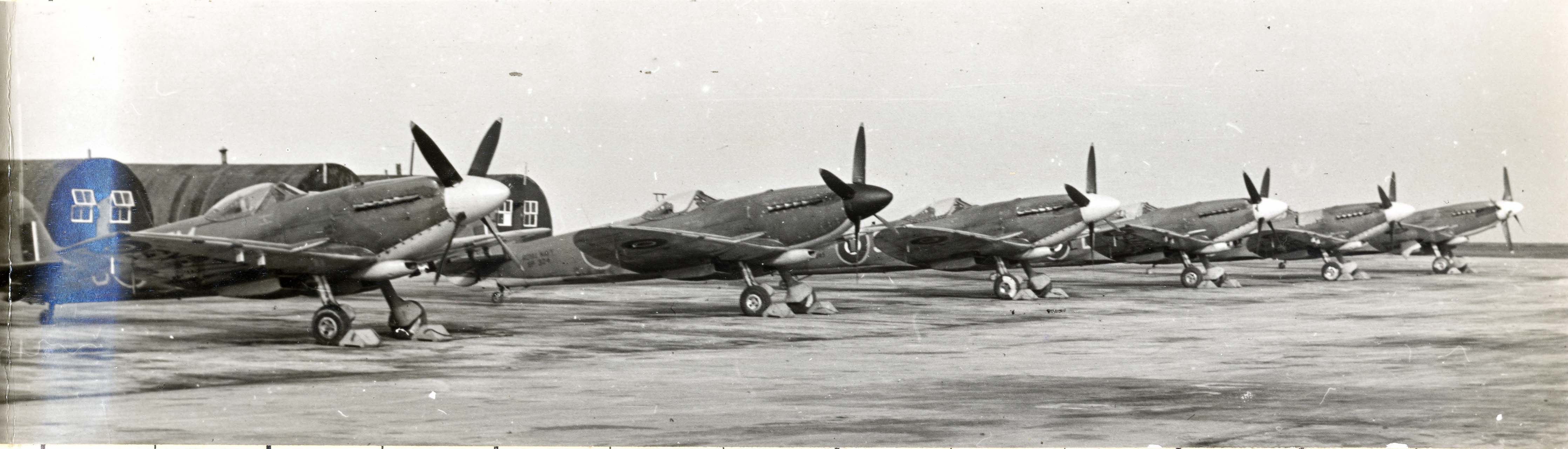 6 Supermarine Seafires 